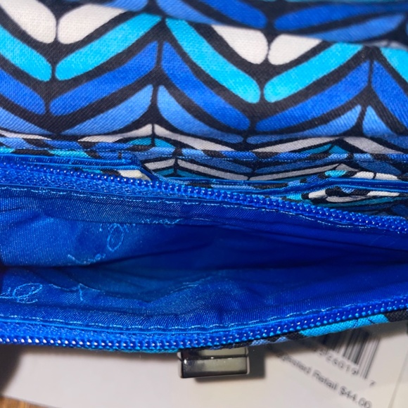 Vera Bradley | Blue Bayou Your Turn Smartphone Wristlet Blue - Picture 8 of 16